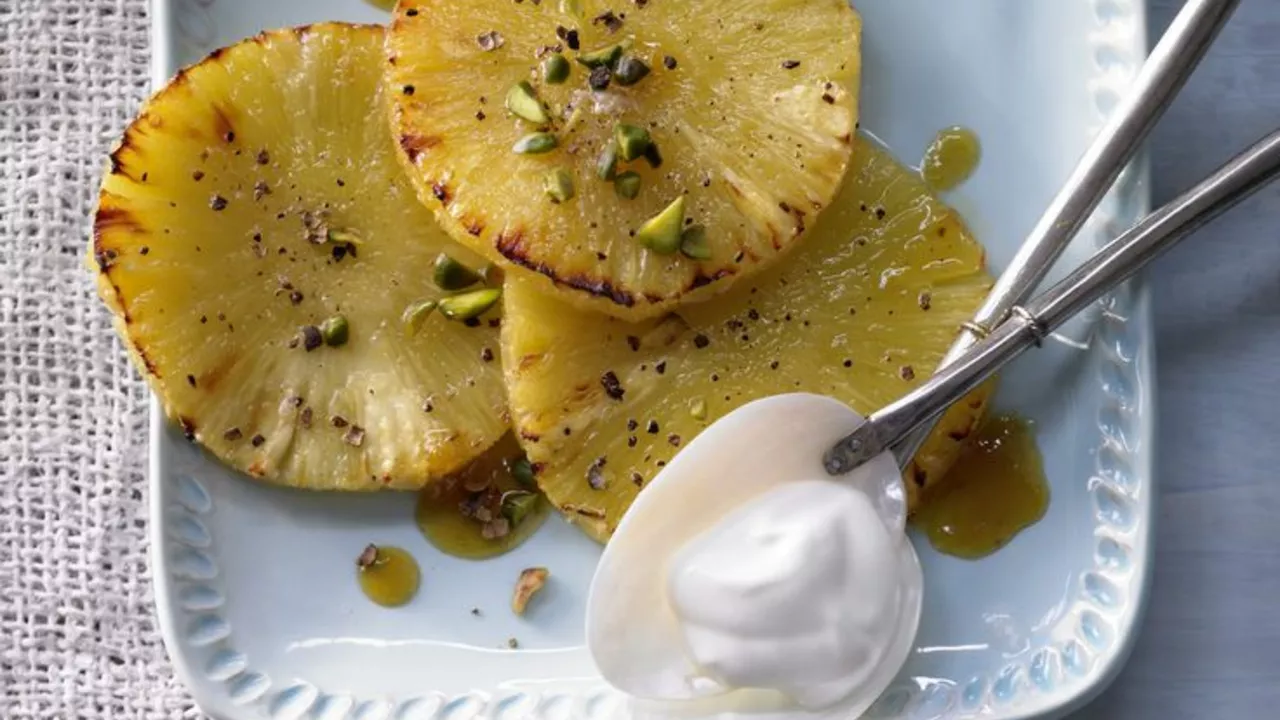What are some good dessert recipes that use pineapple?